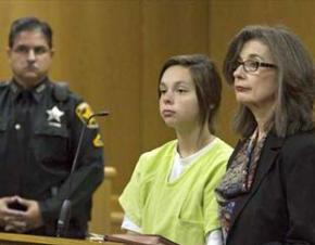 Cassidy Goodson (center) appears in court